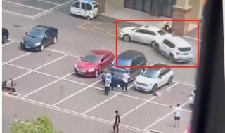 女子当街遭前男友驾车碾压 女子当街遭前男友驾车碾压